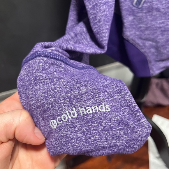 ⭐️Lululemon 1/4 zip run top - Picture 5 of 5